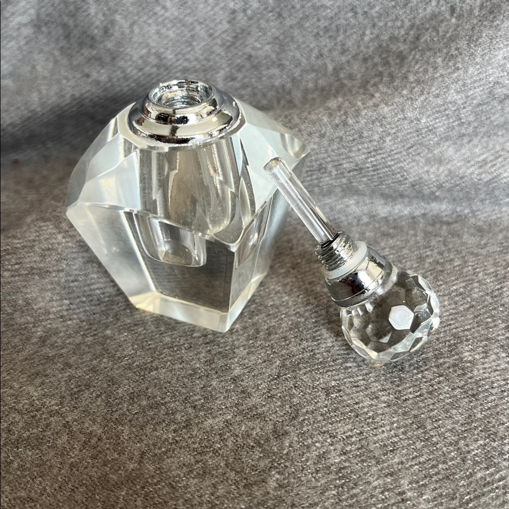 Crystal Perfume Bottle - Picture 4 of 8